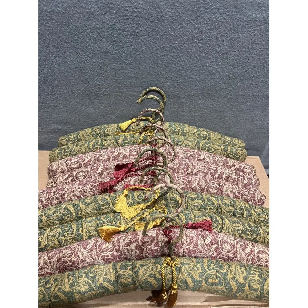 Vintage Hangers Pais With Tassels Frech Floral Design Padded Set of 9 Green/Red
